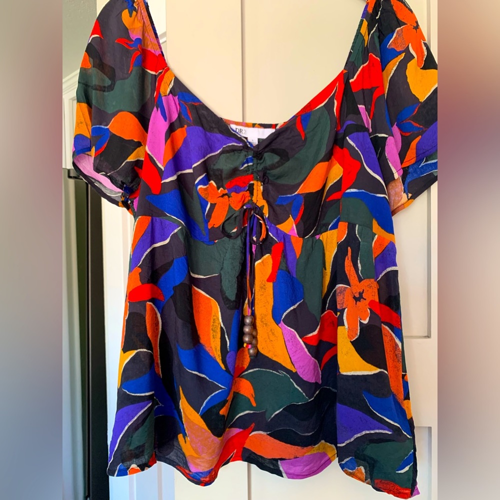 DR2 by Daniel Rainn  100% Rayon abstract Floral Boho inspired top.